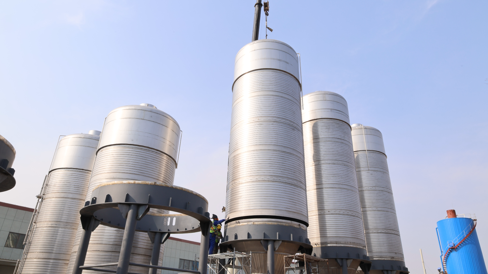 300噸級超大型啤酒發(fā)酵罐投產(chǎn)，打破國外